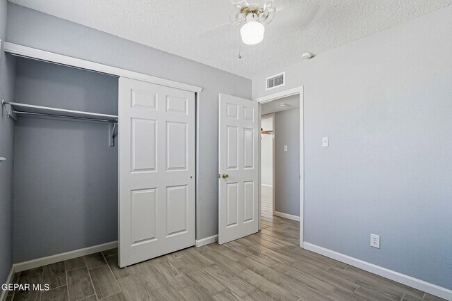 Building Photo - 3911 Quasar Ct