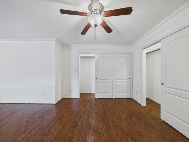 Building Photo - 5333 Richmond Ave.