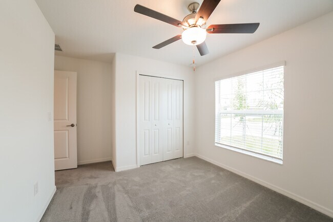 Building Photo - 4124 84th Ct E