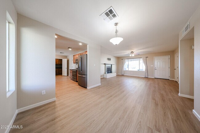 Building Photo - 6539 E Arbor Ave