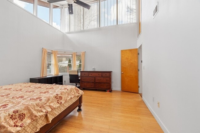 Building Photo - 5 Avondale Ave