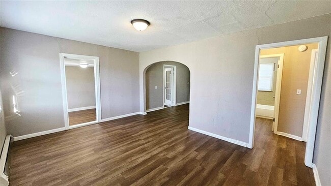 Building Photo - 1505 NE 29th St