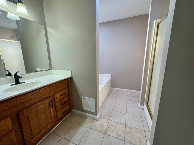 Building Photo - 208 Ohara Dr