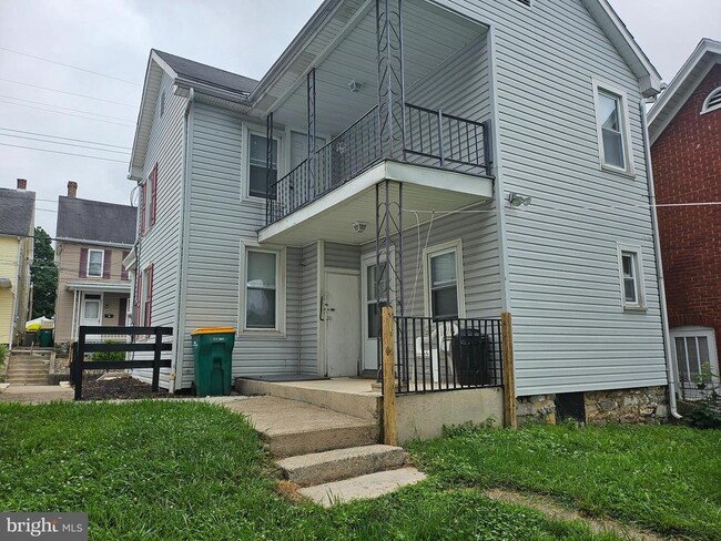 Building Photo - 258 Ringgold St