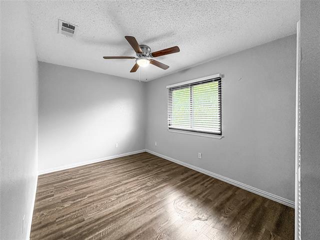 Building Photo - 8802 Deerwood Dr