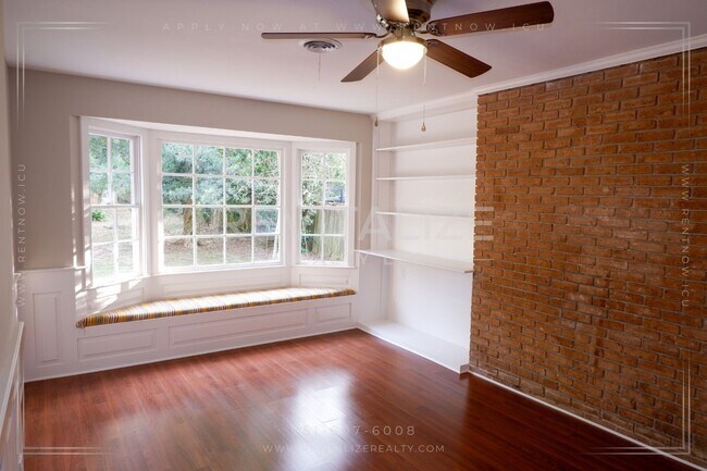 Building Photo - Beautiful 4 Bedroom/2 Bathroom House in Mo...