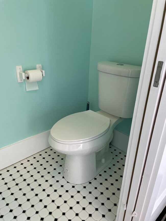 Building Photo - Recently Renovated Victorian Style Home in...