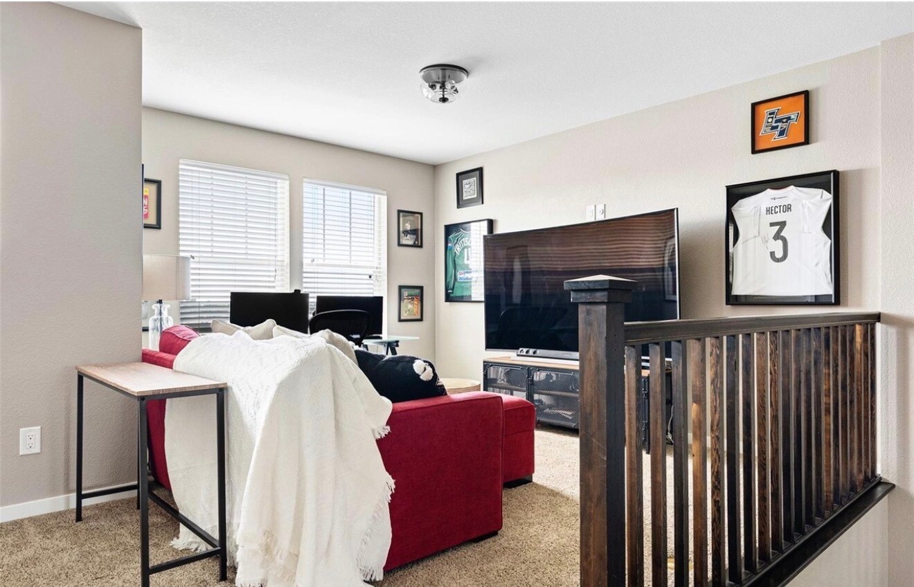 Building Photo - 9977 Hough Pt