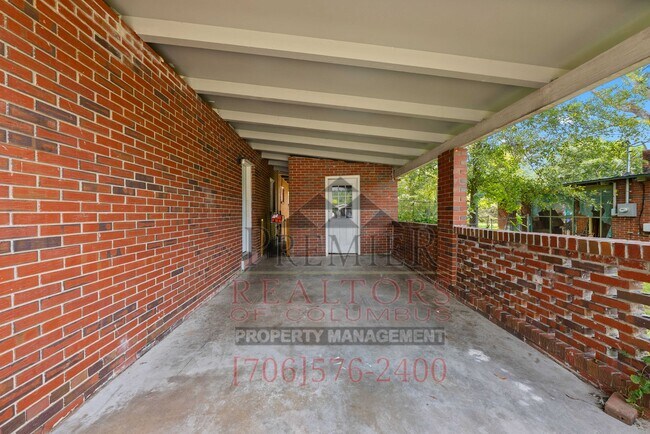 Building Photo - 2468 Walker St