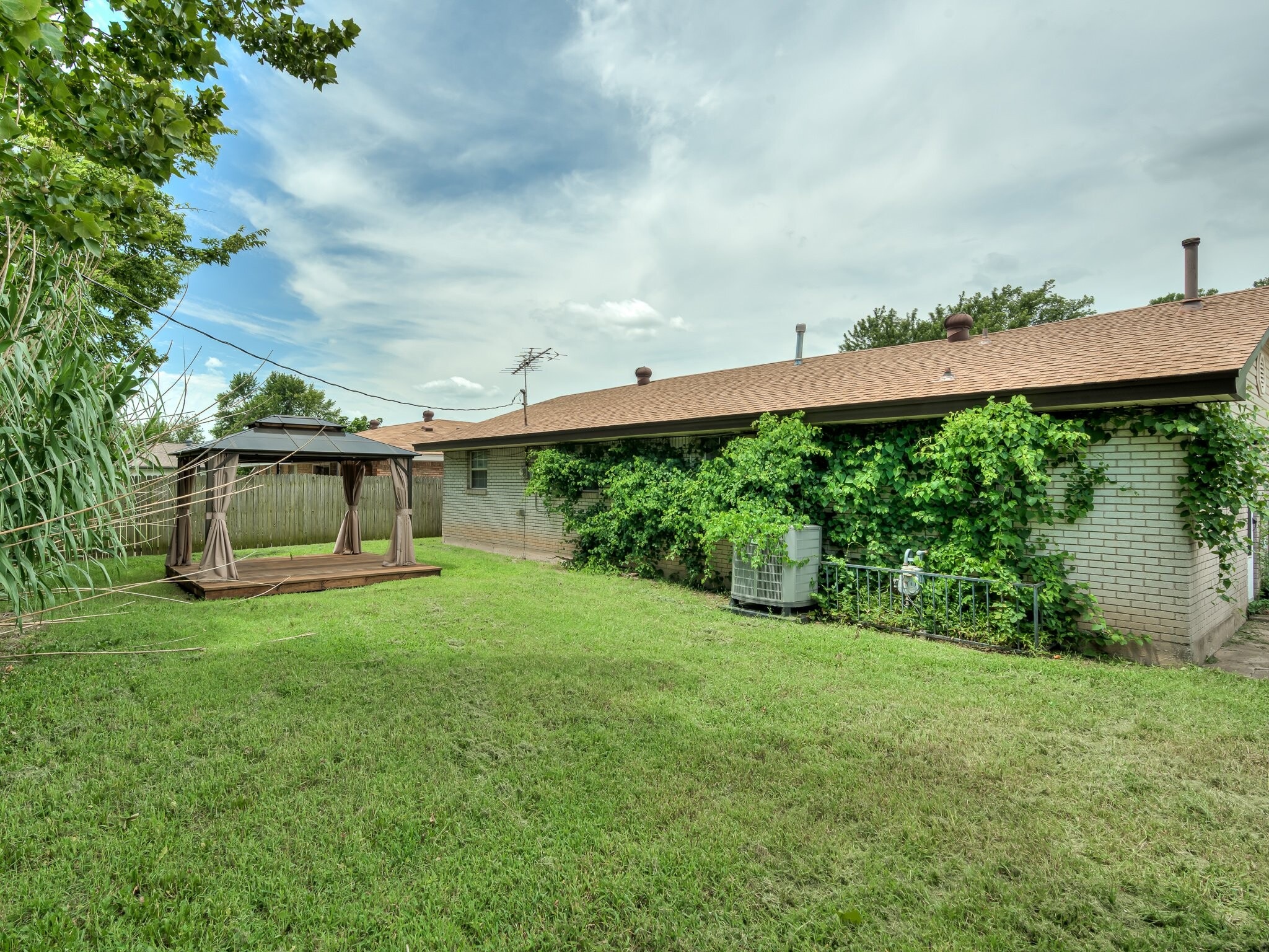 Building Photo - 106 N Norman Ave