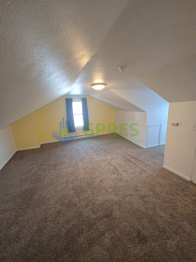 Building Photo - 119 E Sherman St