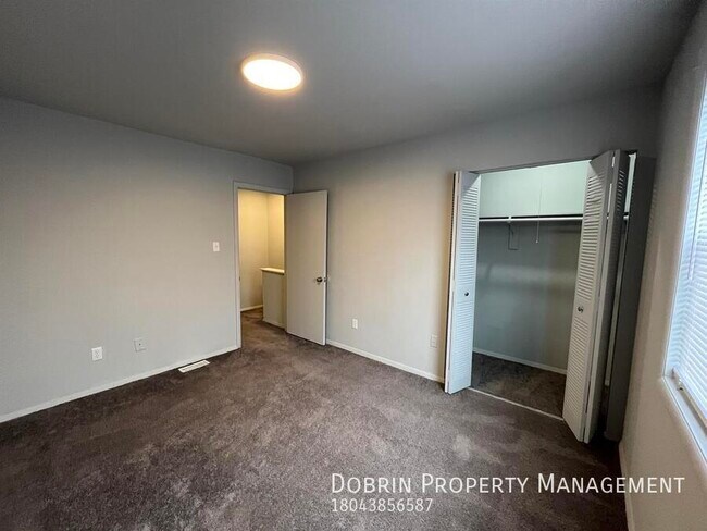 Building Photo - 1709 Colorado Ave