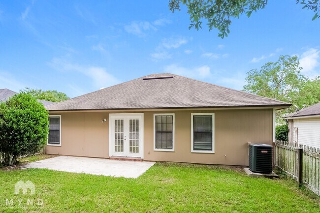 Building Photo - 398 Willow Green Dr