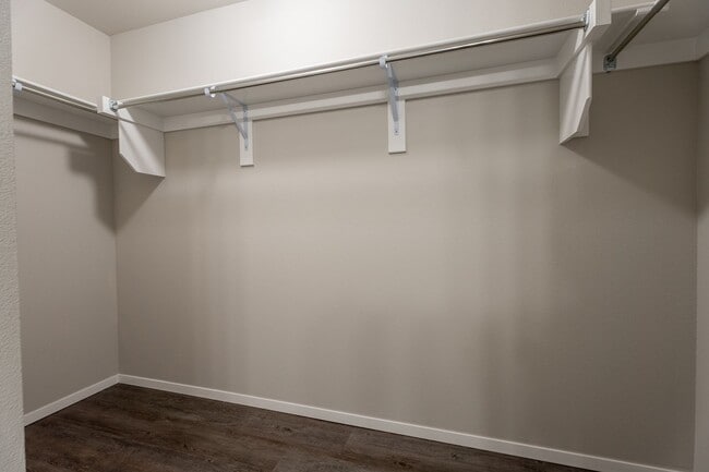 Building Photo - 3-bedroom 2 bath Duplex in Lincoln!! Newly...