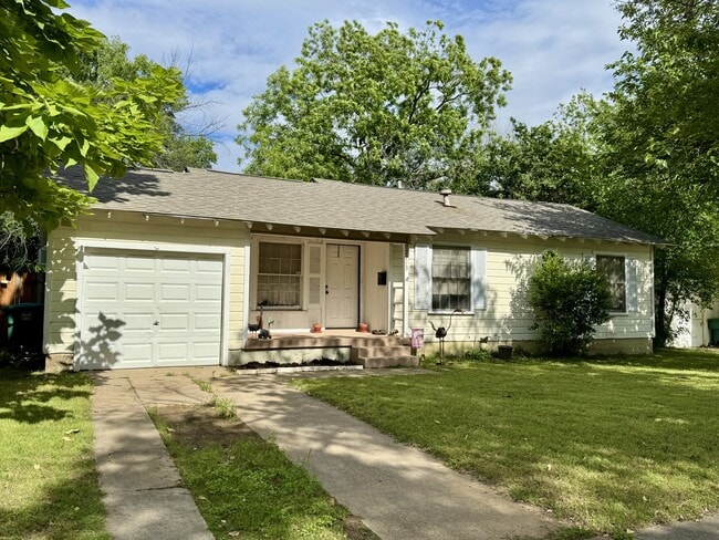Primary Photo - 2713 Halbert St