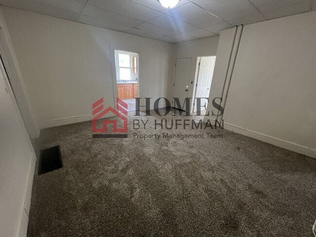 Building Photo - 818 S Barker Ave