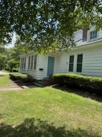 Building Photo - 4 bedroom, 2 bath house for rent