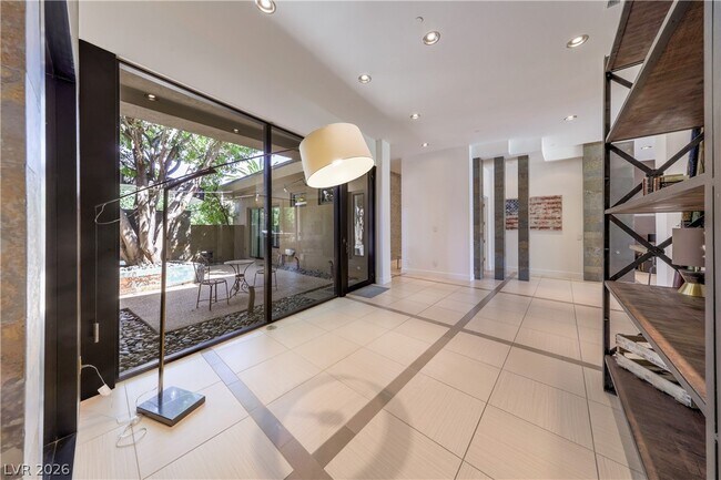 Building Photo - 1501 Foothills Village Dr