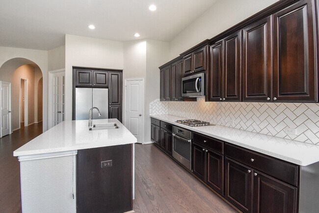 Building Photo - 2107 Blossomcrown Dr