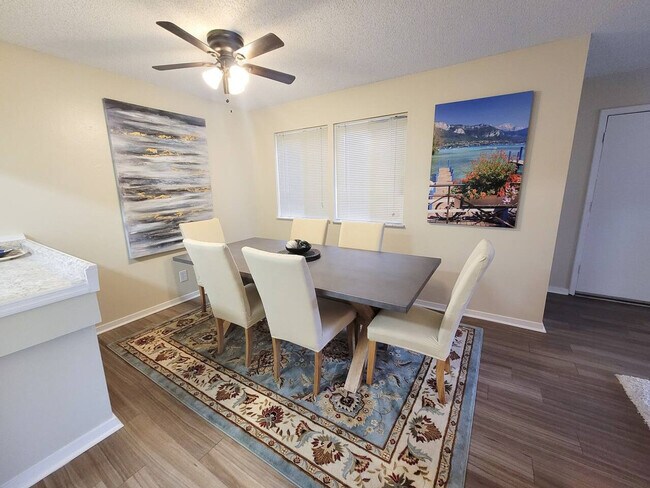 Building Photo - 6519 W Newberry Rd