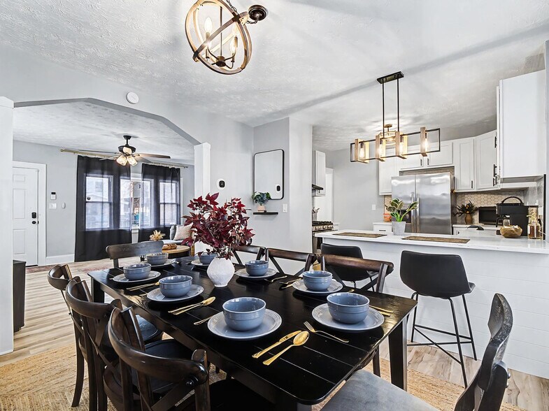 Building Photo - 3457 W 128th St