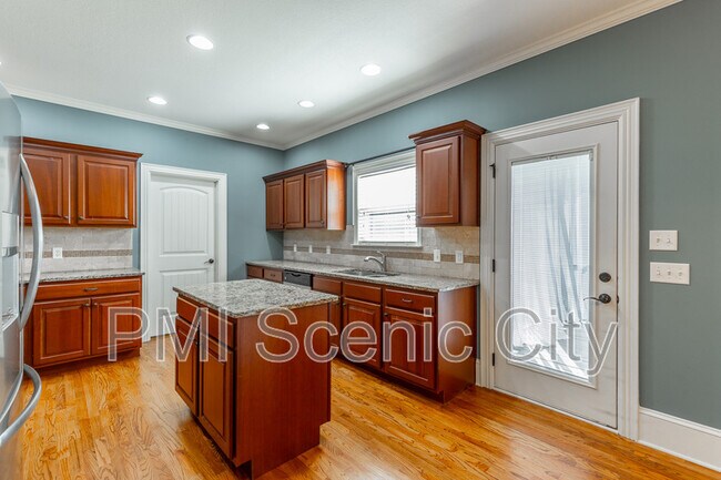 Building Photo - 8802 Mckenzie Farm Dr