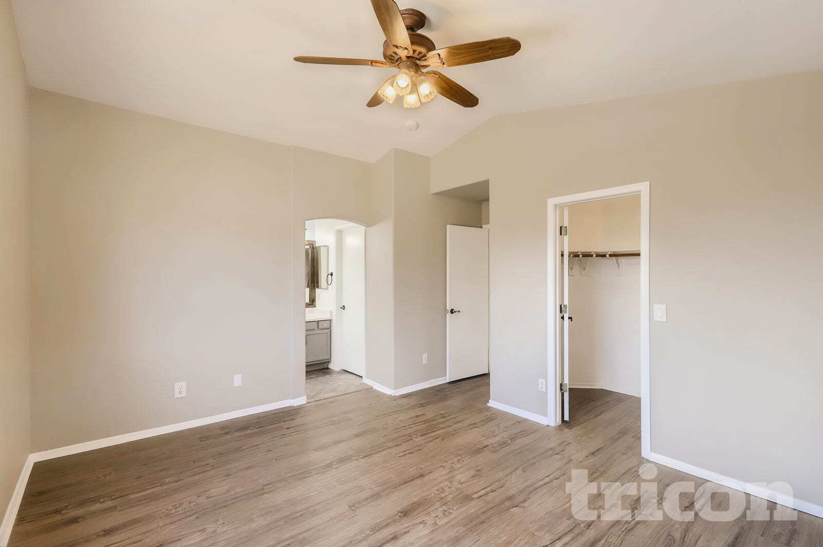 Building Photo - 15950 W Cottonwood St