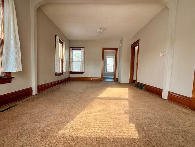 Building Photo - 2-Bed House in Reinbeck