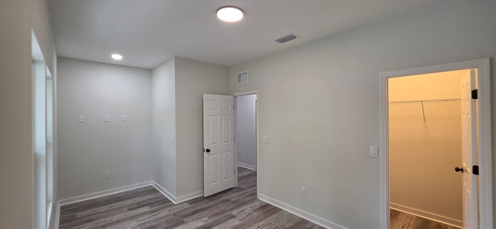 Building Photo - 63 Delmonte St