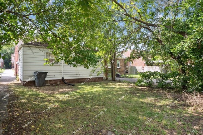 Building Photo - Charming 3-Bedroom Brick Ranch in highly d...