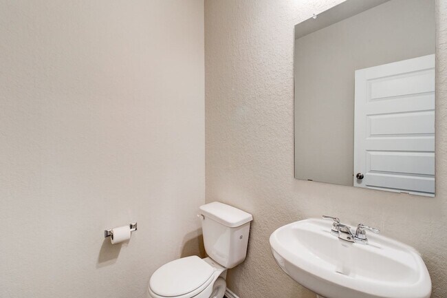 Building Photo - 15219 Selene View