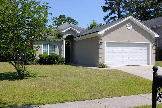 Building Photo - 3 bedroom, 2 bathrooms in Richmond Hill's Mainstreet