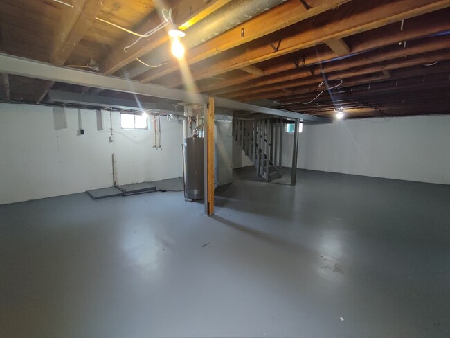 Building Photo - 330 Lancashire Rd