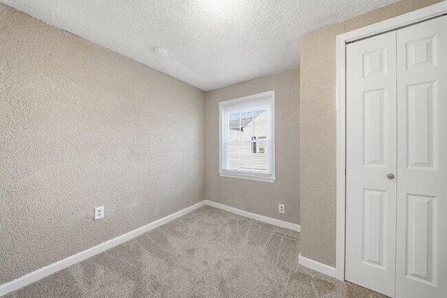 Building Photo - ADORABLE 3 BED, 1 BATH HOUSE FOR RENT IN NORFOLK