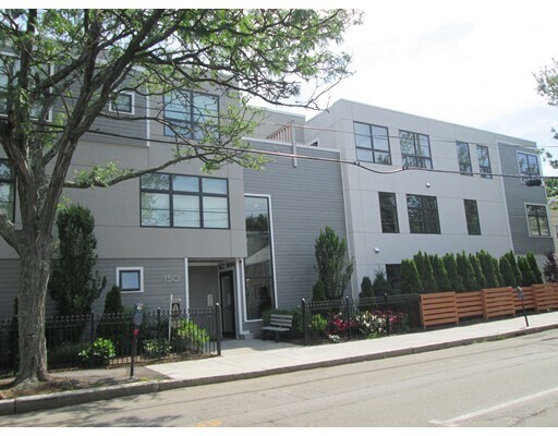 Building Photo - 150 Adams St