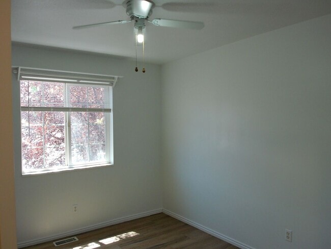Building Photo - 119 Penhurst Pl