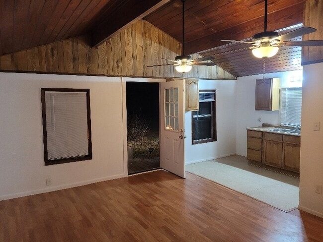 Building Photo - 40 Jimmie Ln