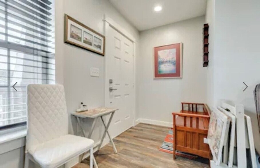 Building Photo - 1326 53rd St