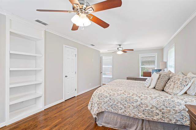 Building Photo - 9203 Livenshire Dr