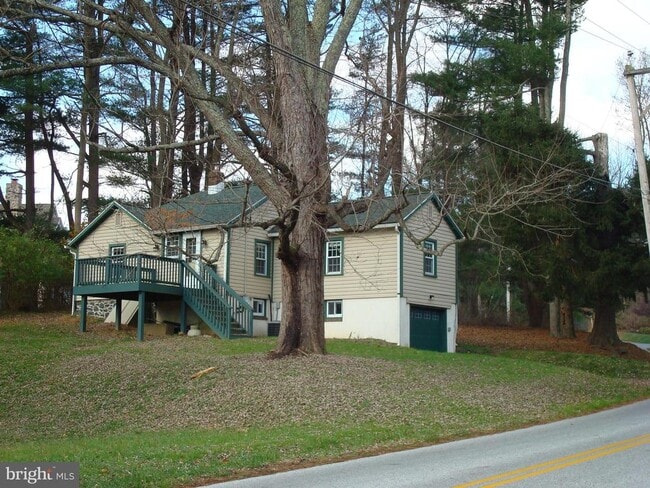 Building Photo - 605 Norway Rd