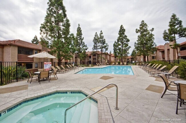 Building Photo - 12035 Alta Carmel Ct