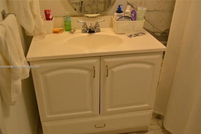 Building Photo - 3850 Galt Ocean Dr