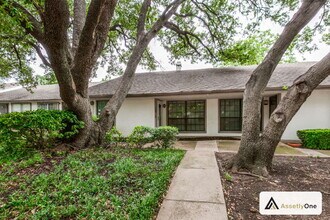 Building Photo - Updated North Dallas Townhome | 2 Pools | Clubhouse | Richardson ISD | Private Backyard