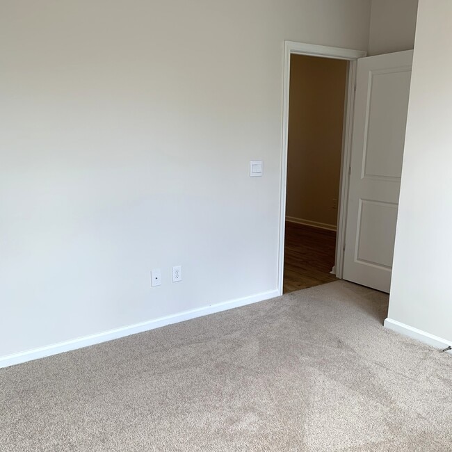 Building Photo - 246 Marauder Dr