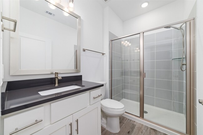 Building Photo - 14435 Gdn Grv Ct