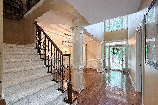 Building Photo - 5604 Pine Rock Ct