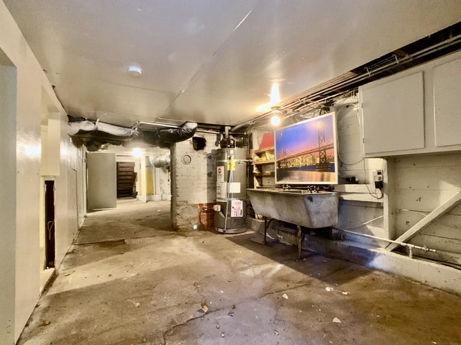 Building Photo - 1515 6th St