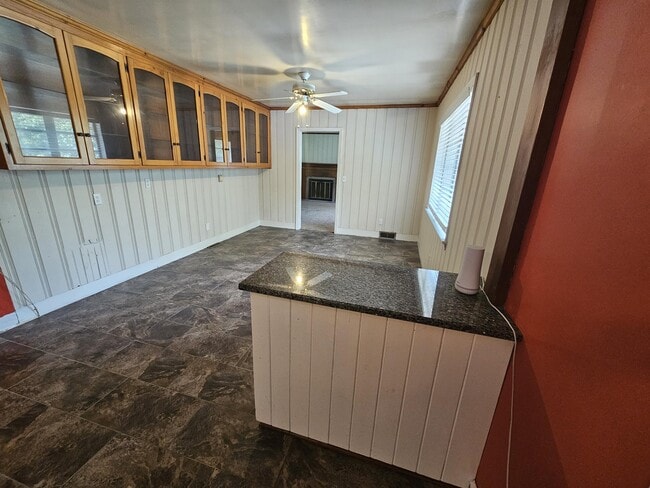 Building Photo - 7604 Shady Ln