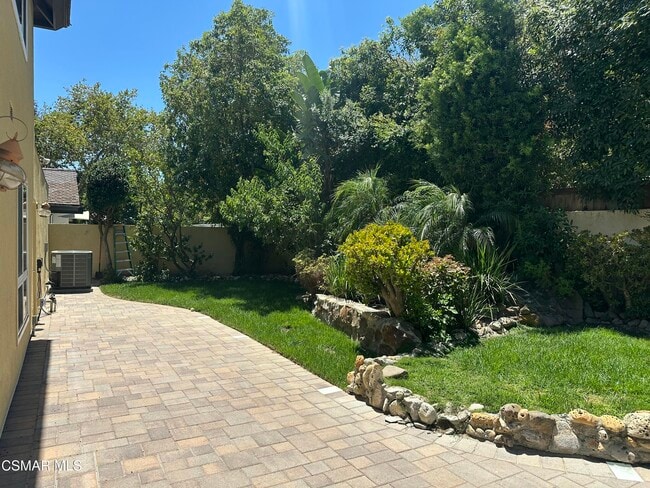 Building Photo - 1165 Triunfo Canyon Rd