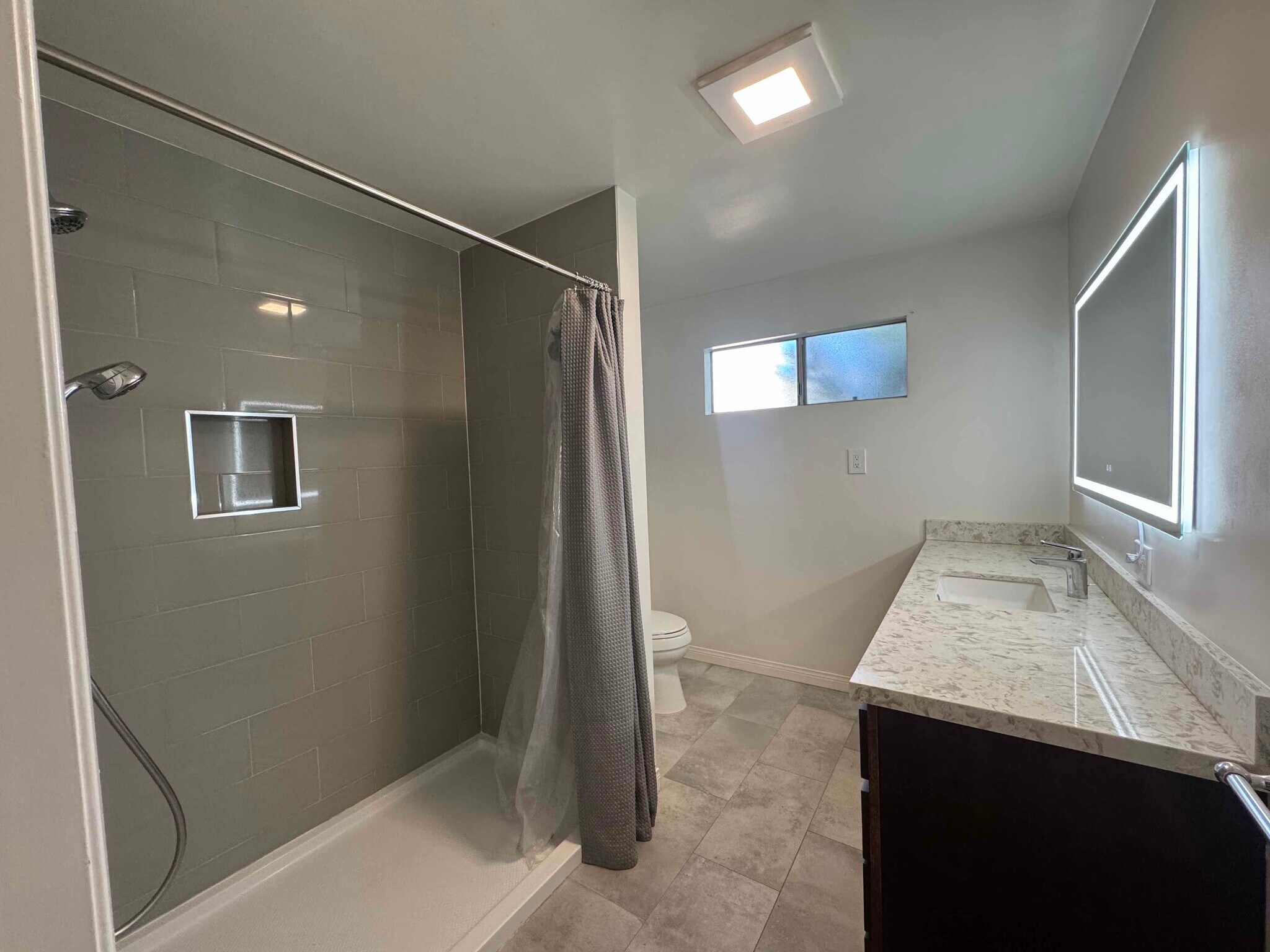 Bathroom 2 w/ walk in shower - 5033 Campo Rd